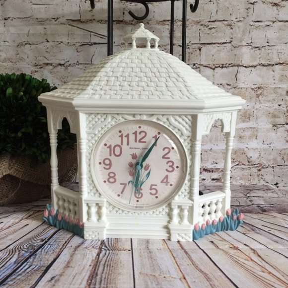 Vintage Burwood Gazebo Clock #2989 - Picture 10 of 12